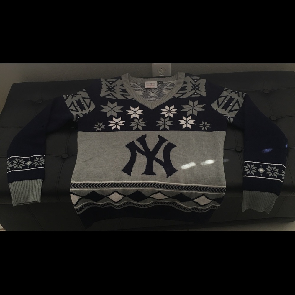 NWT NEW YORK YANKEES MLB ORIGINAL SWEATER